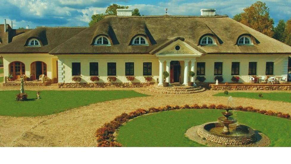Dwor Chotynia Hotel Екстериор снимка