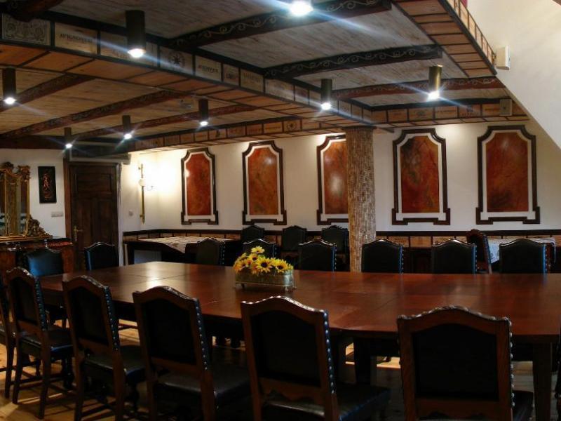 Dwor Chotynia Hotel Екстериор снимка