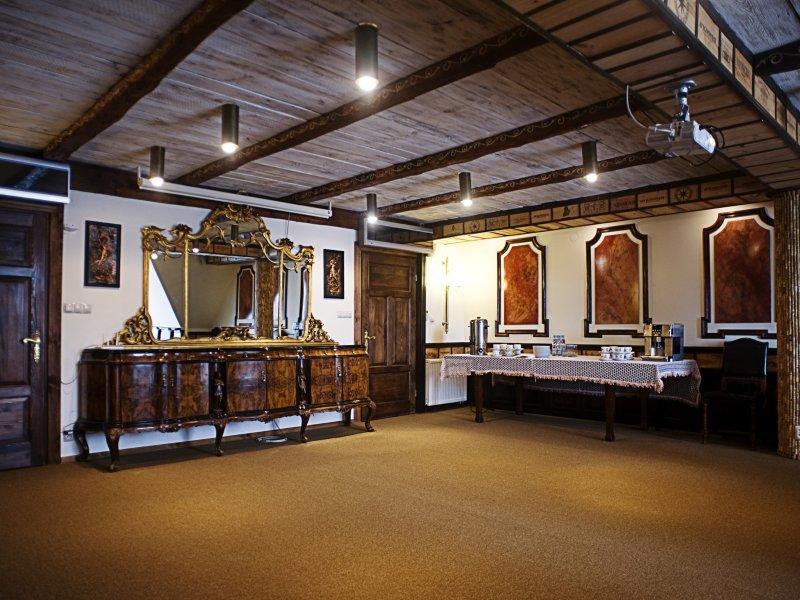 Dwor Chotynia Hotel Екстериор снимка